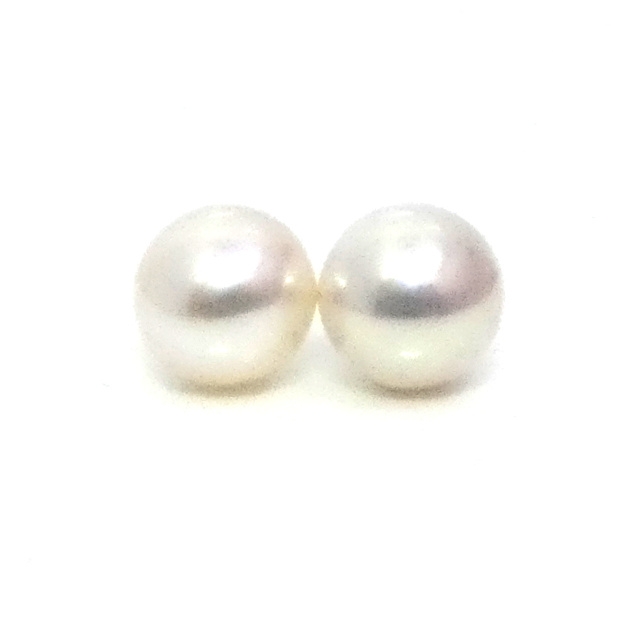 White Round 10.9mm Half DrilledPair